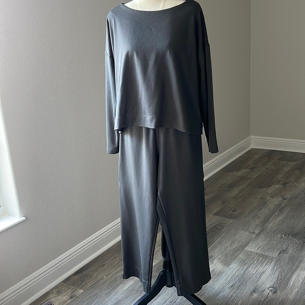 Artsy, Comfortable Bryn Walker cropped Pant outfit